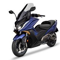 El Kymco AK 550 celebra su primer cumpleaños con navegador, un nuevo color y financiación de serie