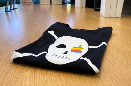Apple pone a la venta nuevas camisetas que conmemoran la época más pirata de la compañía