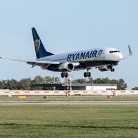 La marcha de Ryanair ha dejado tiritando a los aeropuertos regionales: 240.000 pasajeros menos y un 70% menos en uno de ellos 