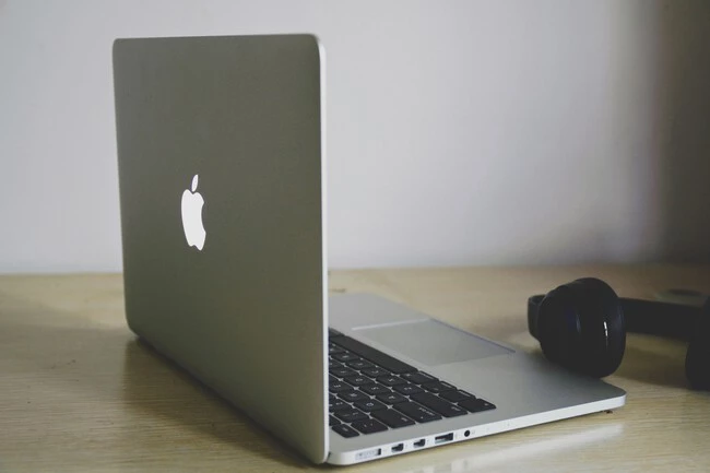 MacBook Air (2022)