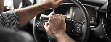 La DGT estrena la línea roja en carretera: esto es todo lo que tienes que saber