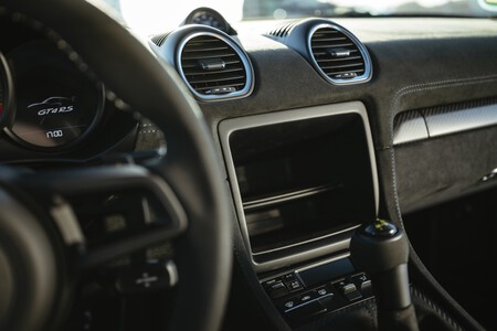 Porsche 718 Cayman GT4 RS interior