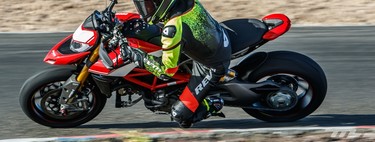 Probamos la Ducati Hypermotard 950: 114 CV de diversión garantizada en carretera y circuito