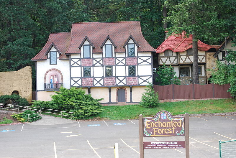 Enchanted Forest: el parque temático psicodélico que hay en Oregón