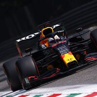 Valtteri Bottas gana la carrera pero Max Verstappen saldrá desde la pole por otra pifia de Lewis Hamilton