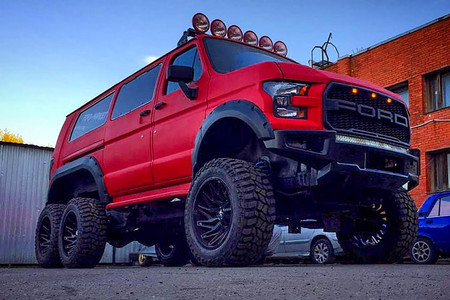 Preparaciones locas, nivel Rusia: de una descomunal furgoneta Ford Raptor 4x4 a un Ford Focus RS Speedster único