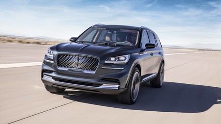 Este Lincoln Aviator es un futuro SUV híbrido enchufable, con tres filas de asientos y a todo lujo