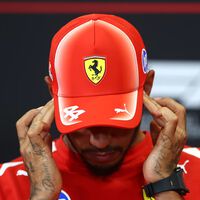 Lewis Hamilton señala a Ferrari tras sus sanciones: "Es mi culpa, pero no debimos hacer esa última parada en boxes"