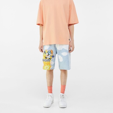 Estas bermudas de Bershka son todo una declaración de color y rebeldía para llevar en tus looks de verano