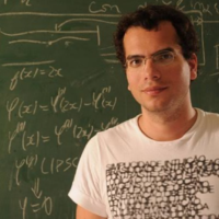 Um marco inédito na história da ciência consagra o franco-brasileiro Artur Avila como o primeiro dos gênios lusófonos atingir o topo da matemática 