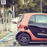 Nuevas deducciones fiscales por la compra de vehículos eléctricos y por instalar sistemas de recarga 