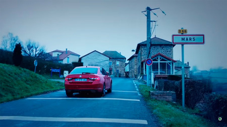 El Skoda Superb llega a Marte en un anuncio en forma de parodia