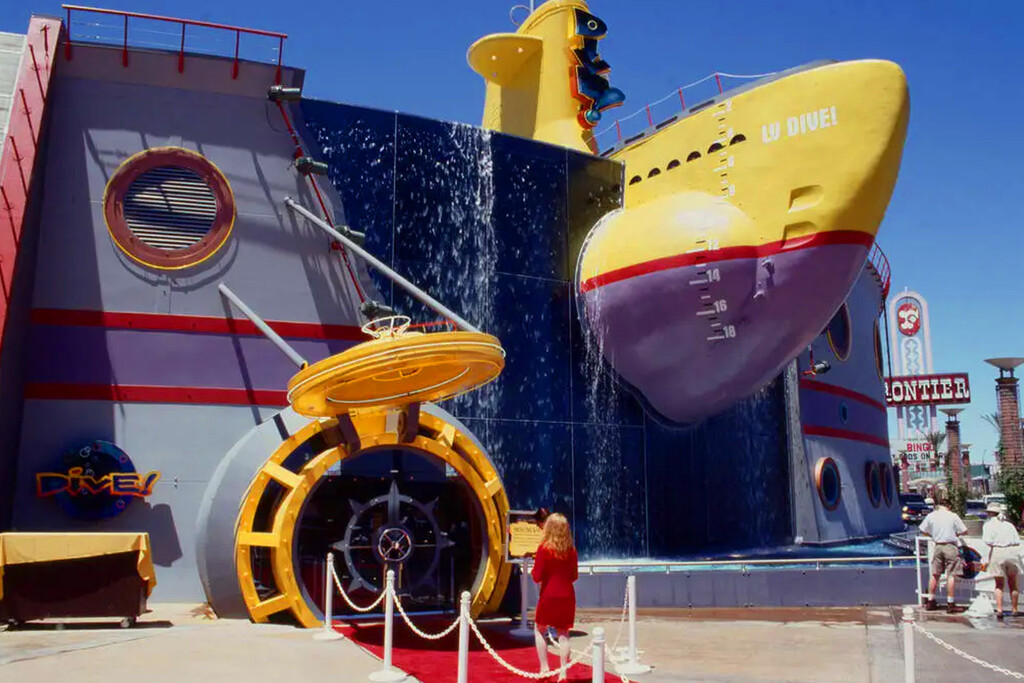 Cuando Steven Spielberg montó un restaurante submarino en el puerto de Barcelona que se sumergía cada 45 minutos. Noticias en tiempo real