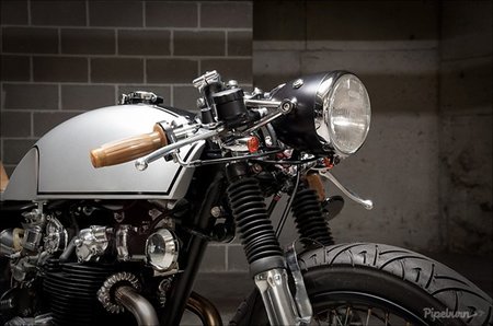 Detalle del frontal de la CB450