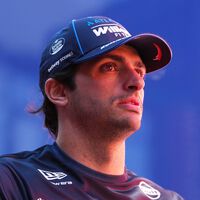 Carlos Sainz decía que se iba a quedar en Williams. Ahora habla de "pensarlo en verano" porque Aston Martin les ha pasado