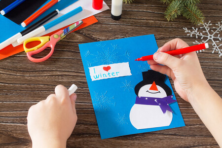23 manualidades de invierno fáciles y bonitas para hacer con los niños en casa durante las vacaciones