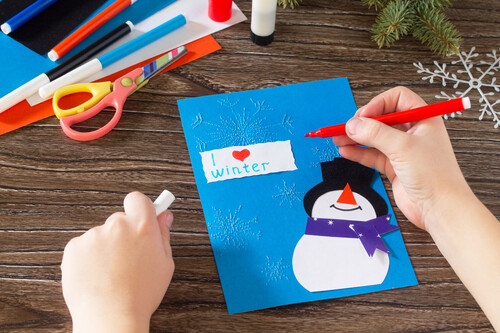 23 manualidades de invierno fáciles y bonitas para hacer con los niños en casa durante las vacaciones