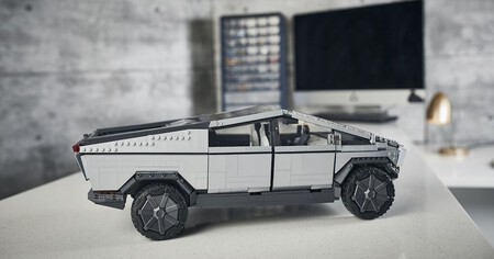 Mega Tesla Cybertruck 3