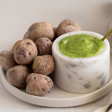 Mojo verde: qué es, cómo se hace esta popular salsa canaria y en qué recetas la podemos usar