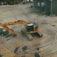 Maquinaria pesada y una gymkhana 'casera' al estilo Ken Block dan como resultado esta maravilla