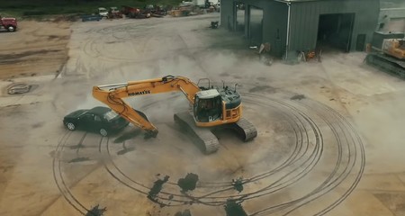 Maquinaria pesada y una gymkhana 'casera' al estilo Ken Block dan como resultado esta maravilla