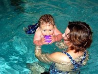 La natación infantil, desaconsejada en Alemania para casos de alergias