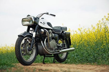 MV Agusta 600 Four, el "cerdo negro" de la marca italiana