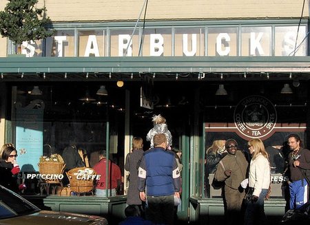 Viajeros obsesivamente sistemáticos: visitan todos los McDonald´s del mundo, todos los Starbucks… y todo de todo