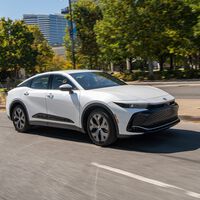 La leyenda del Toyota Crown continúa con la pila de combustible de hidrógeno y la batería de electrolito sólido 