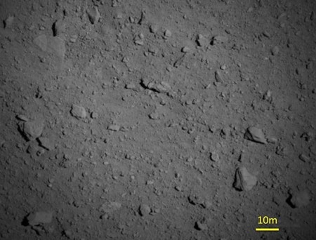 Espectaculares imágenes del asteroide Ryugu a solo 900 metros de altura