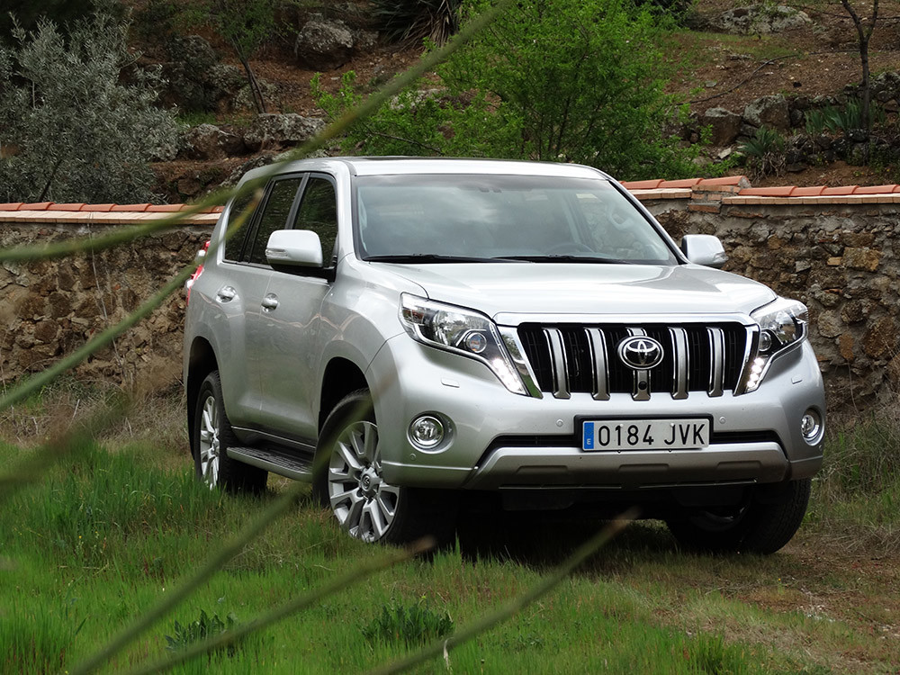 Probamos el nuevo Toyota Land Cruiser VXL, y sí, nos vamos al agua y al