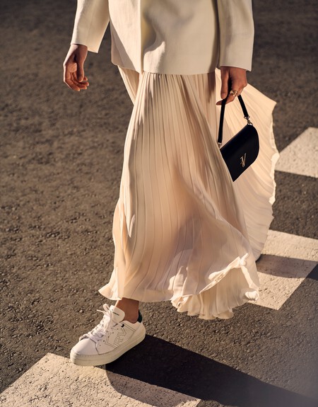 Falda Midi Plisada Tejido Fluido Beige