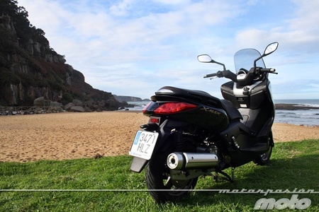 Yamaha X-MAX 125