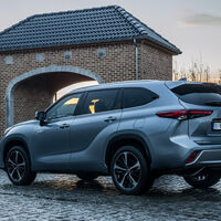 El nuevo Toyota Highlander desembarca en España: un SUV híbrido con espacio para siete ocupantes, desde 59.000 euros