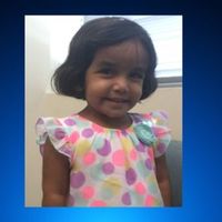 Desaparece una niña de tres años a la que su padre había castigado fuera de casa por no beberse la leche