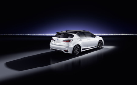 Lexus CT 200h Fuji, algo más de equipamiento y detalles en negro son sus claves