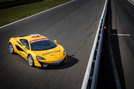 ¿Un McLaren 540C 'safety car'? Pues sí, en el British GT Championship