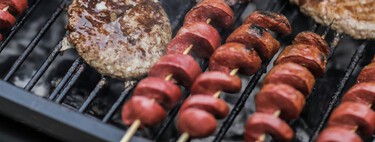 La técnica infalible para cocinar los mejores perritos calientes en la barbacoa que conoce cualquier científico 