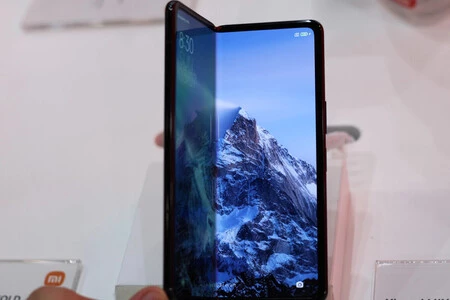 El Xiaomi Mix Fold 2 no tendrá cámara frontal, pero si dos pantallas idénticas (con mejoras importantes), según una filtración