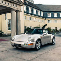 El famoso Porsche 911 Cabrio Turbo Look de Maradona en su época del Sevilla FC sale a subasta