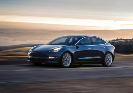 Batacazo de Tesla en bolsa tras reducir en 2.000 dólares el precio de sus coches en Estados Unidos