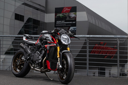 Brutale 1000 Nurburgring Ambient 4