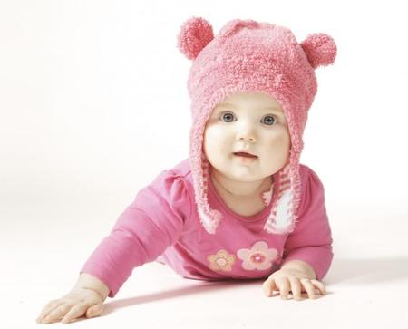 Los bebés que nacen en invierno empiezan a arrastrarse y gatear antes, ¿por qué?