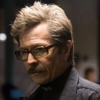 "La peor película de la historia". Gary Oldman se avergüenza de haber hecho esta comedia con Matthew McConaughey