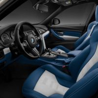 Hola, quería un BMW M3 con interior azul y plata. Me gusta ser discreto
