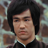 Bruce Lee, actor: "esperar que la vida te trate bien porque eres buena persona es como esperar que un tigre no te coma porque eres vegetariano" 
