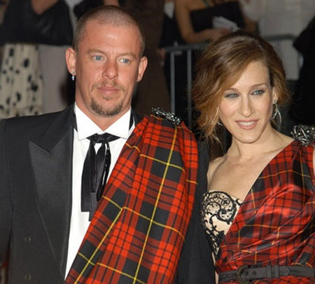 Alexander McQueen, uno de los grandes de la moda, es hallado muerto