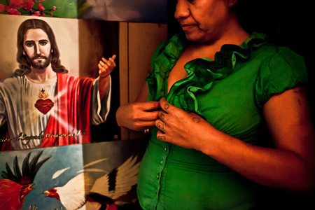 ‘Hijas de ningún Dios’, de Nuria López Torres, dando voz al drama de las víctimas del tráfico de mujeres en México