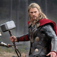 Thor mató al padre de su amigo y ni siquiera se acuerda de tanto ponerse hasta el culo de hidromiel en Asgard