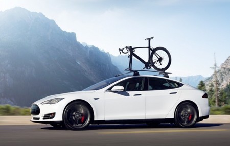 Semana de novedades para el Tesla Model III: traerá tracción integral, una versión crossover y, ¿más autonomía?